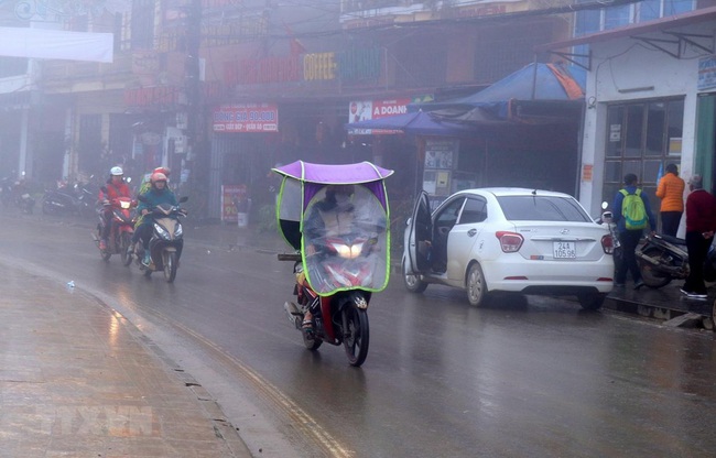 Thời tiết 25/11: Bắc bộ sẽ có một ngày hửng nắng trước khi bão áp sát Biển Đông, Hà Nội chuẩn bị trở rét - Ảnh 1.