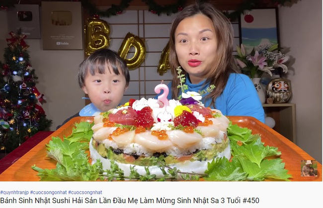 Quỳnh Trần JP chơi lớn làm nguyên chiếc bánh gato sushi hải sản mừng sinh nhật Sa 3 tuổi, nghe tiết lộ mức giá mà hơi &quot;choáng&quot; - Ảnh 3.