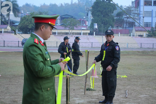 Thắt chặt an ninh tòa xử vụ nữ sinh giao gà bị nhóm đối tượng cưỡng hiếp, sát hại ở Điện Biên - Ảnh 3.