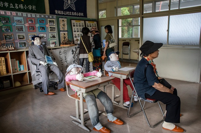 Ngôi làng búp bê tại Nhật Bản: 18 năm không có một đứa trẻ nào ra đời, số búp bê nhiều gấp 10 lần số dân làng - Ảnh 1.
