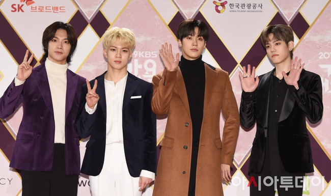 Thảm đỏ KBS Gayo Daechukje 2019: Nam thần tượng Cha Eun Woo (ASTRO) đẹp lấn lướt dàn mỹ nhân Hàn - Ảnh 14.