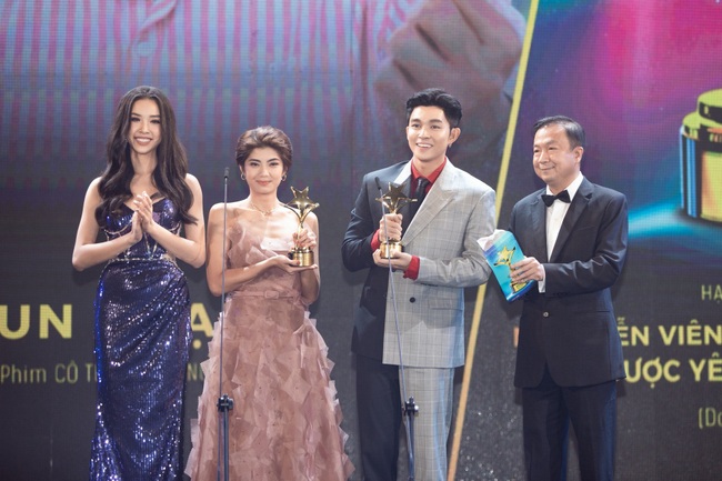 Vượt nhiều tên tuổi diễn viên kỳ cựu, Jun Phạm xúc động khi bất ngờ ẵm giải thưởng lớn dịp cuối năm - Ảnh 2.