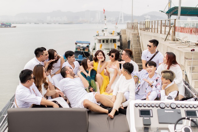 Hoa hậu điện ảnh Sella Trương “chơi lớn” mừng tiệc sinh nhật trên du thuyền sang trọng - Ảnh 2.