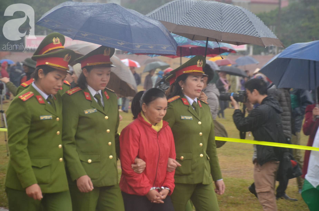 Nóng: Cần áp dụng hình phạt cao nhất và đề nghị khởi tố thêm tội danh bao che tội phạm với bị cáo Bùi Kim Thu - Ảnh 2.