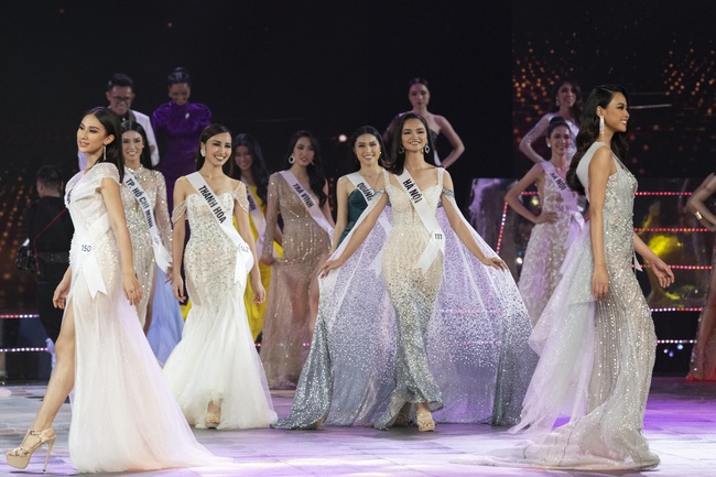 Bán kết Hoa hậu Hoàn vũ Việt Nam 2019: Các thí sinh xuất hiện quyến rũ trong phần thi trang phục dạ hội - Ảnh 2.