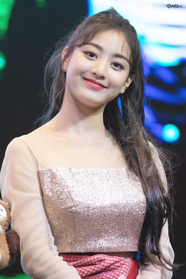 Hệ quả của Jihyo (TWICE) khi cặp kè với Kang Daniel: Bị antifan ném đá, đến khi rộ tin chia tay phải òa khóc vì quá áp lực - Ảnh 4.