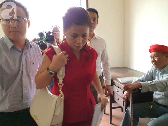 Vụ "ly hôn nghìn tỷ": Ông Đặng Lê Nguyên Vũ nói không muốn đoàn tụ vì "đau đớn lắm" - Ảnh 2. Vụ "ly hôn nghìn tỷ": Ông Đặng Lê Nguyên Vũ nói không muốn đoàn tụ vì "đau đớn lắm" - Ảnh 2.