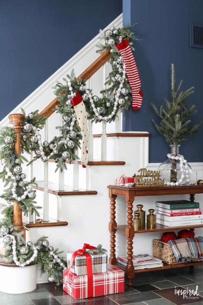 Mang vẻ đẹp hoàn hảo cho cầu thang dịp Giáng sinh nhờ lựa chọn đồ trang trí đúng điệu - Ảnh 15.