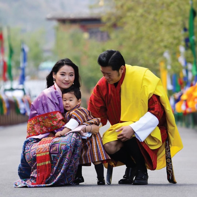 Một năm &quot;lên hương&quot; của Hoàng hậu vạn người mê Bhutan khiến cộng đồng mạng thế giới phải chao đảo - Ảnh 6.