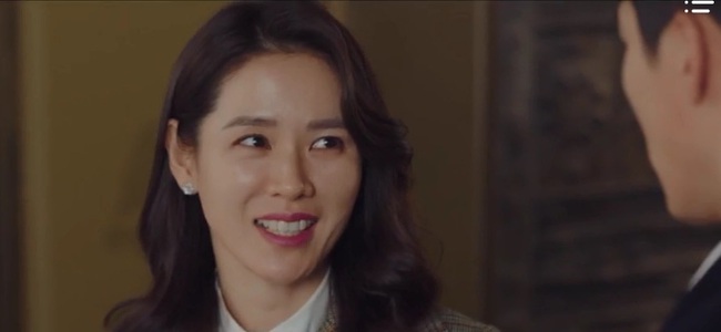 &quot;Crash Landing On You&quot; tập 6: Hyun Bin ghen tuông, dằn mặt tình cũ của Son Ye Jin nhưng bị &quot;chị đẹp&quot; làm cụt hứng - Ảnh 5.