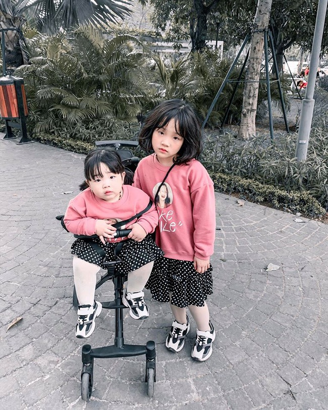 Ngày cuối cùng năm 2019 của hội hot mom: Siêu mẫu Hà Anh thảnh thơi cùng bố con Myla ăn phở, Huỳnh Lý Đông Phương lái chuyến bay cuối cùng năm cũ - Ảnh 5.