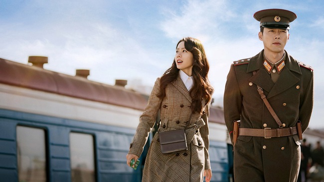 Phim đang gây sốt của Hyun Bin và Son Ye Jin bất ngờ hoãn chiếu, nhân viên đòi bỏ quay vì trời quá lạnh - Ảnh 2.
