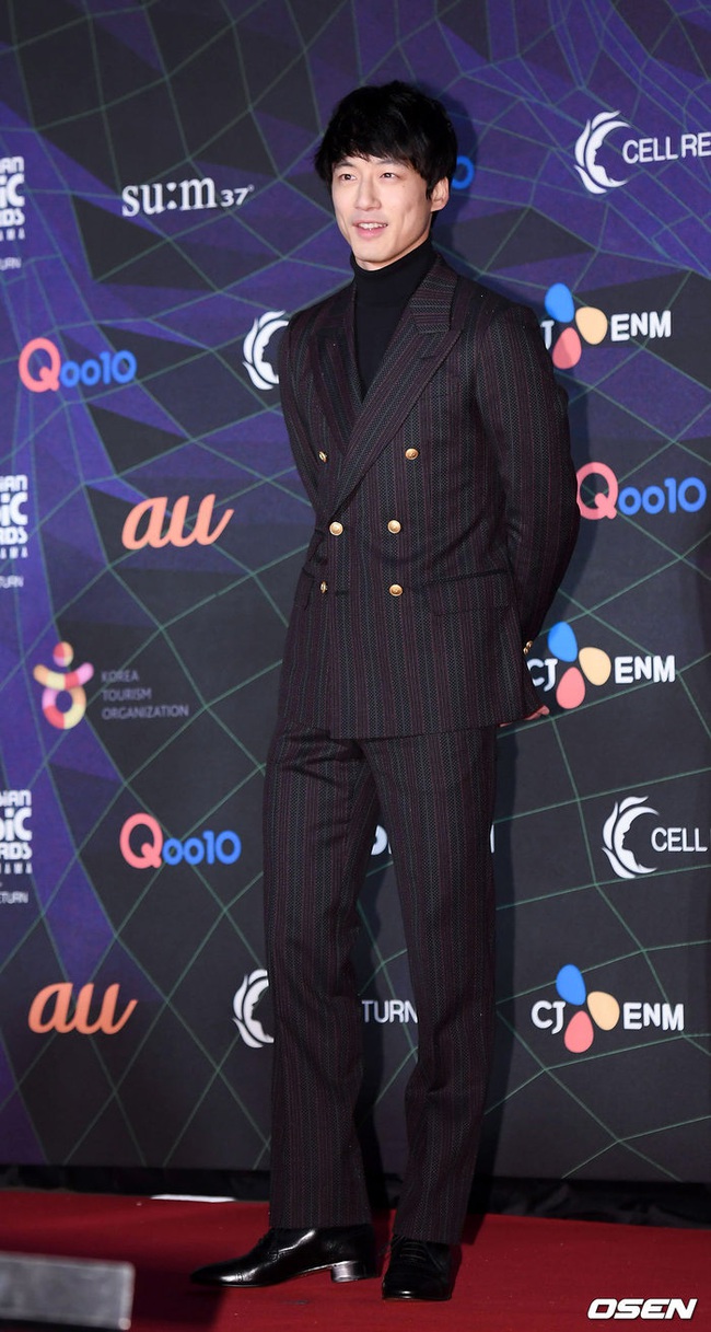Thảm đỏ MAMA 2019: Sự đổ bộ của các tên tuổi lớn của làng nhạc Kpop, Cổ Lực Na Trát đẹp xuất sắc "chặt chém" dàn sao Hàn - Ảnh 21. Thảm đỏ MAMA 2019: Sự đổ bộ của các tên tuổi lớn của làng nhạc Kpop, Cổ Lực Na Trát đẹp xuất sắc "chặt chém" dàn sao Hàn - Ảnh 21.