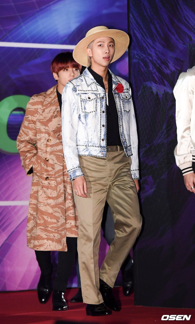 Thảm đỏ MAMA 2019: Sự đổ bộ của các tên tuổi lớn của làng nhạc Kpop, Cổ Lực Na Trát đẹp xuất sắc "chặt chém" dàn sao Hàn - Ảnh 5. Thảm đỏ MAMA 2019: Sự đổ bộ của các tên tuổi lớn của làng nhạc Kpop, Cổ Lực Na Trát đẹp xuất sắc "chặt chém" dàn sao Hàn - Ảnh 5.