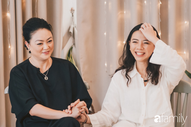 Đặng Tiểu Tô Sa - con gái cưng của cô Hiệu phó Văn Thùy Dương: Hành trình trưởng thành theo mẹ từ đổ vỡ hôn nhân cho đến hạnh phúc viên mãn sau 21 năm ròng - Ảnh 10. Đặng Tiểu Tô Sa - con gái cưng của cô Hiệu phó Văn Thùy Dương: Hành trình trưởng thành theo mẹ từ đổ vỡ hôn nhân cho đến hạnh phúc viên mãn sau 21 năm ròng - Ảnh 10.