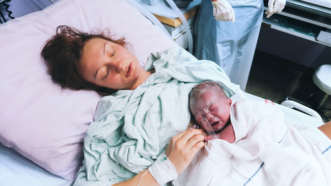 Chỉ 1 ngày sau khi sinh, cơ thể mẹ có hàng loạt thay đổi ít ai ngờ - Ảnh 1.