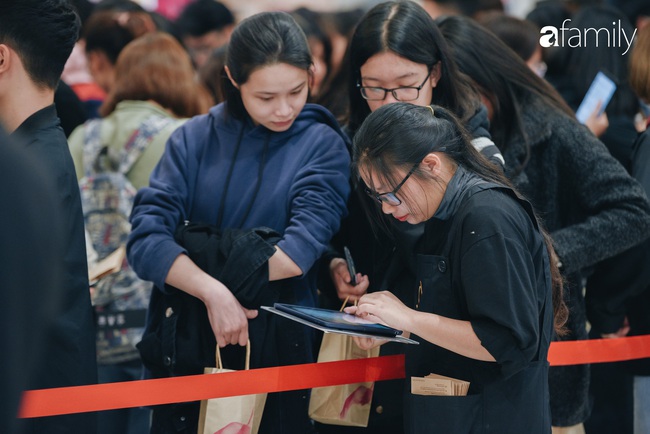 Vừa ra mắt cửa hàng đầu tiên tại Aeon Mall Hà Đông, trà sữa trứ danh KOI Thé đã &quot;cháy hàng&quot; - Ảnh 6.