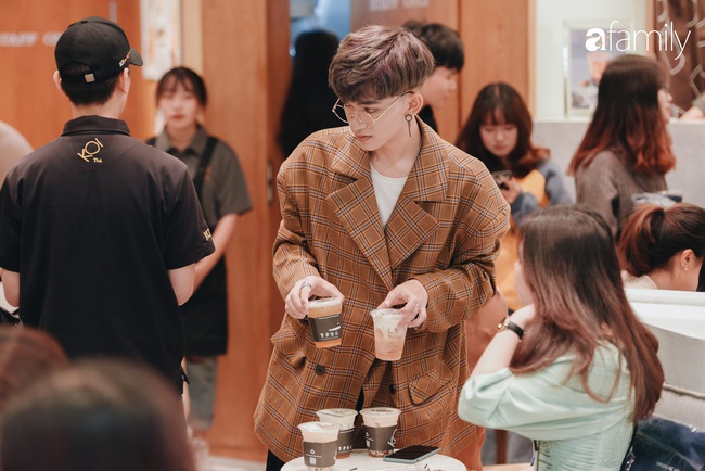 Vừa ra mắt cửa hàng đầu tiên tại Aeon Mall Hà Đông, trà sữa trứ danh KOI Thé đã &quot;cháy hàng&quot; - Ảnh 10.