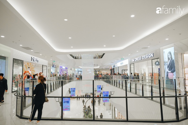 Người tiêu dùng mua sắm tấp nập trong ngày khai trương Aeon Mall Hà Đông - Ảnh 8.