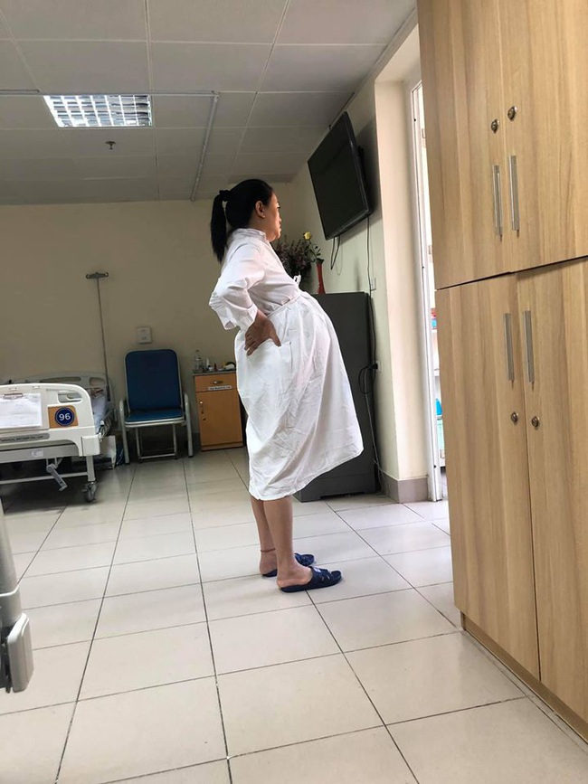 Bà bầu U50 Văn Thùy Dương ôm bụng to vượt mặt, khoe ảnh chồng chụp "xấu xí" trước khi lâm bồn - Ảnh 1. Bà bầu U50 Văn Thùy Dương ôm bụng to vượt mặt, khoe ảnh chồng chụp "xấu xí" trước khi lâm bồn - Ảnh 1.