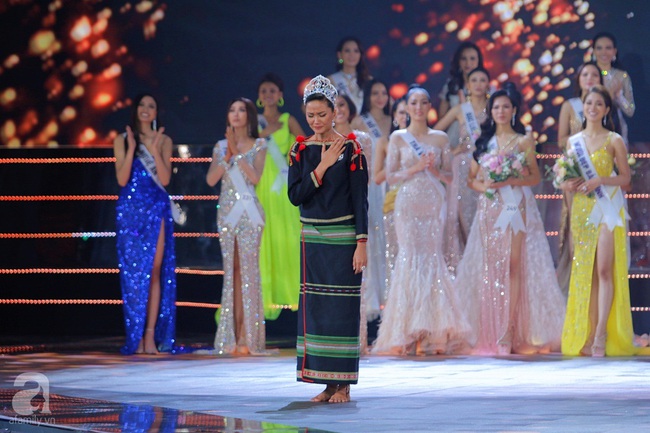 Chung kết Hoa hậu Hoàn vũ Việt Nam 2019: Nguyễn Trần Khánh Vân đăng quang, Thúy Vân dừng chân nuối tiếc ở ngôi vị Á hậu 2 - Ảnh 3.