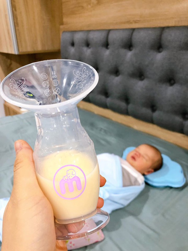 MC Minh Trang tiết lộ những tuyệt chiêu kích sữa hiệu quả để có đủ sữa cho con bú - Ảnh 2.
