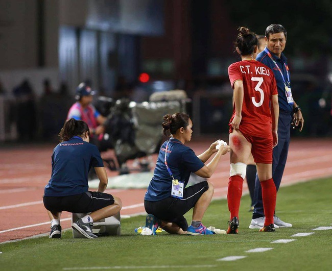 Những điều ít ai biết về nữ trung vệ đã đổ máu trong trận chung kết bóng đá nữ SEA Games 30 - Ảnh 3.