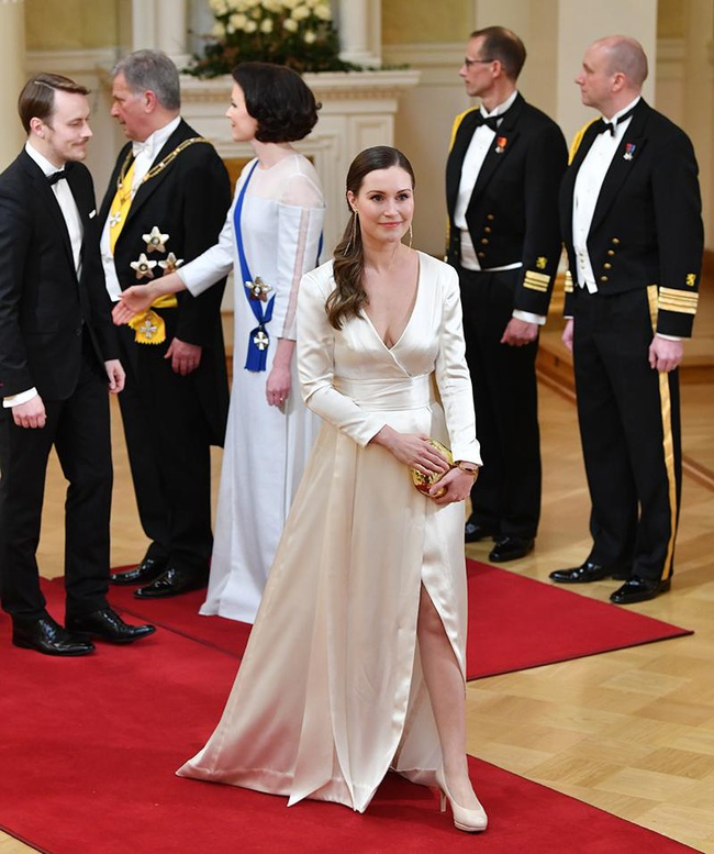 Nữ thủ tướng trẻ nhất Phần Lan gây sốt dư luận: Một bà mẹ bỉm sữa xinh đẹp không tỳ vết cùng góc khuất gia đình ít ai biết - Ảnh 4.