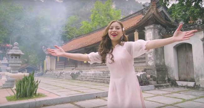 Bị chê bai hát như đấm vào tai, bạn gái Quang Hải vẫn quyết định tung MV đầu tay như thách thức antifan - Ảnh 3.