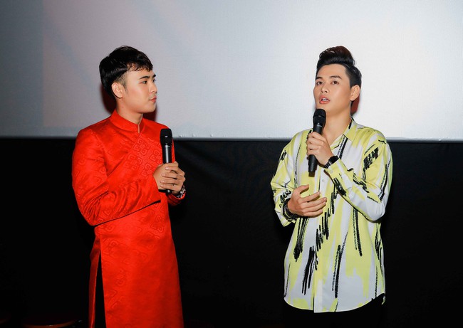 Phi Phụng - Don Nguyễn cười hết cỡ trước gánh lô tô của 7 con yêu nhền nhện - Ảnh 8. Phi Phụng - Don Nguyễn cười hết cỡ trước gánh lô tô của 7 con yêu nhền nhện - Ảnh 8.