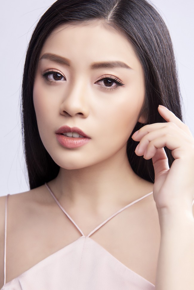 Sao mai Thu Hằng khoe nhan sắc ngày càng rực rỡ, đánh dấu năm tuổi bằng MV đậm không khí Tết - Ảnh 2. Sao mai Thu Hằng khoe nhan sắc ngày càng rực rỡ, đánh dấu năm tuổi bằng MV đậm không khí Tết - Ảnh 2.