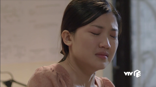 Những cô gái trong thành phố: Lương Thanh khóc nức nở chia tay Bình An về quê lấy chồng trừ nợ - Ảnh 9.