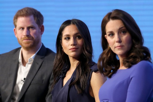 Công nương Kate tiếp tục rơi nước mắt vì hành động khiêu khích này của em dâu Meghan - Ảnh 2.