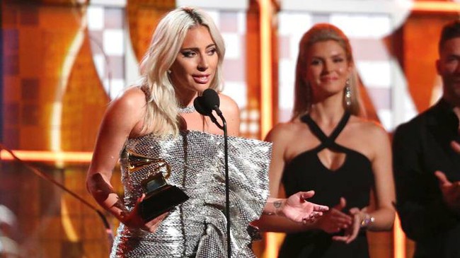 Mặc kệ thị phi bủa vây, Lady Gaga vẫn thắng lớn tại Grammy 2019 - Ảnh 4.