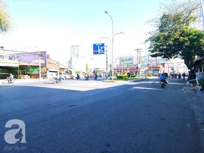 Người Sài Gòn vẫn còn nghỉ Tết trong ngày đi làm đầu tiên của năm Kỷ Hợi 2019, đường sá vắng tanh - Ảnh 6.