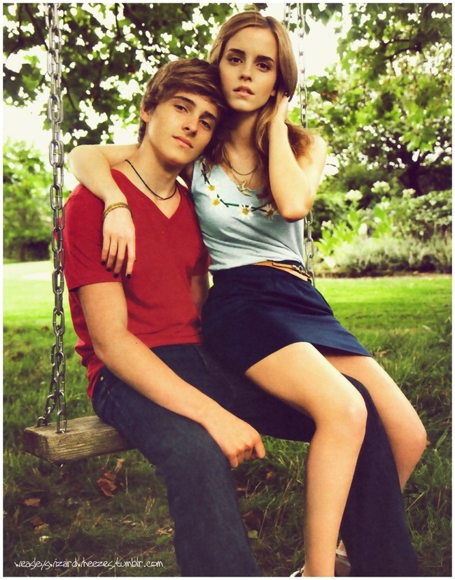 Everyone knows that witch Emma Watson is beautiful, but her younger brother's classy appearance is unexpected - Photo 3.