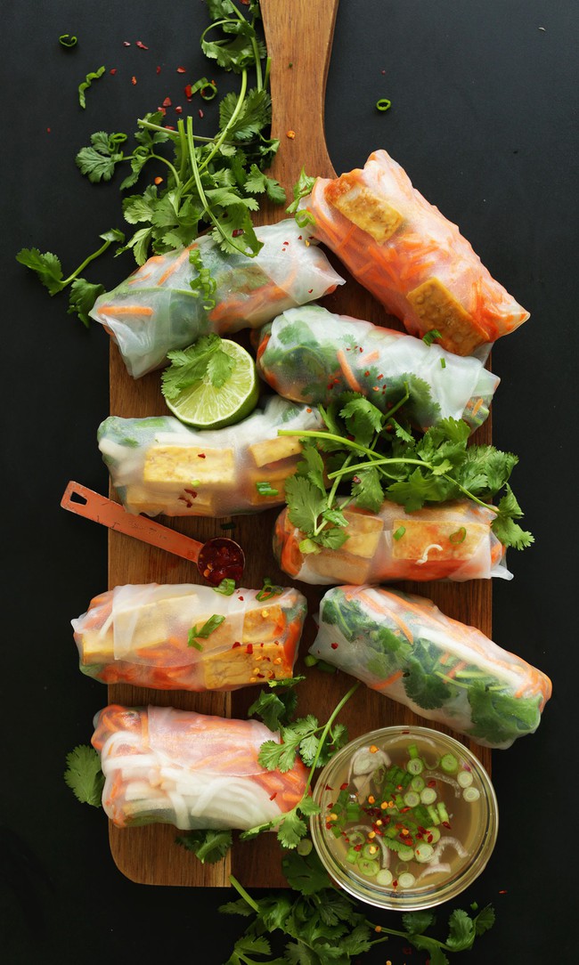 Bữa tối ăn muộn cỡ nào cũng không sợ tăng cân với món cuốn ngon ngỡ ngàng này - Ảnh 4. Bữa tối ăn muộn cỡ nào cũng không sợ tăng cân với món cuốn ngon ngỡ ngàng này - Ảnh 4.