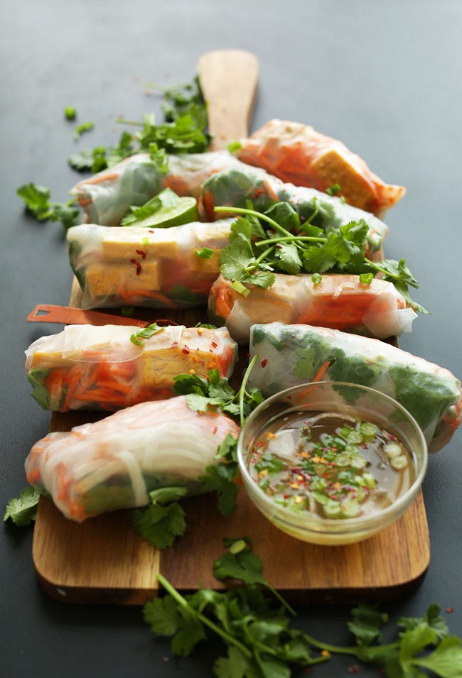 Bữa tối ăn muộn cỡ nào cũng không sợ tăng cân với món cuốn ngon ngỡ ngàng này - Ảnh 5. Bữa tối ăn muộn cỡ nào cũng không sợ tăng cân với món cuốn ngon ngỡ ngàng này - Ảnh 5.