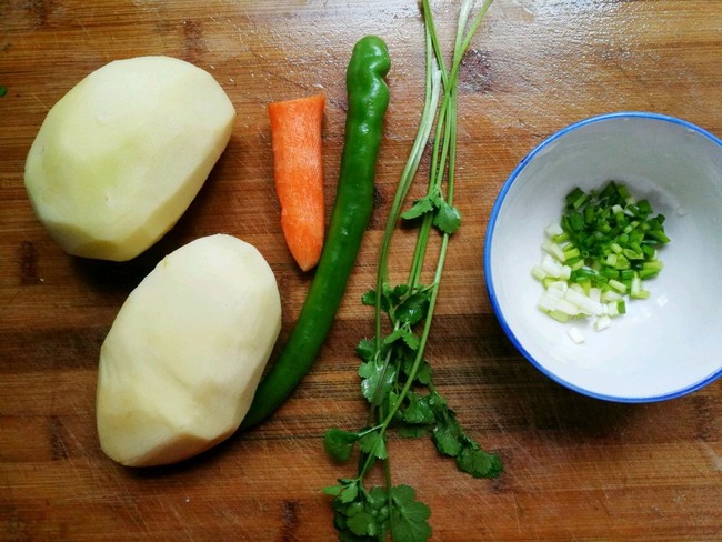 Không ngờ khoai tây cũng có thể làm được món trộn ngon lạ đến vậy - Ảnh 1.