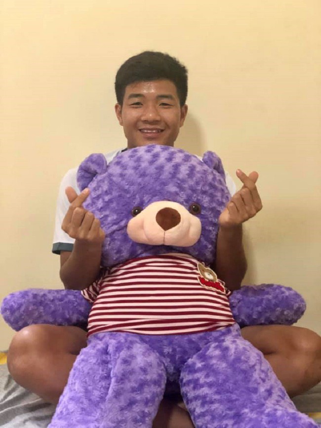 Valentine của các cầu thủ: Người khoe ảnh với bạn gái, người ngậm ngùi đón lễ một mình - Ảnh 10. Valentine của các cầu thủ: Người khoe ảnh với bạn gái, người ngậm ngùi đón lễ một mình - Ảnh 10.