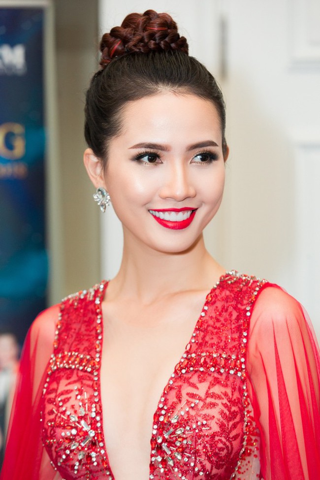 Hoa hậu Phan Thị Mơ được bạn trai đại gia tặng nhẫn kim cương 5,4 tỷ làm quà Valentine  - Ảnh 1.