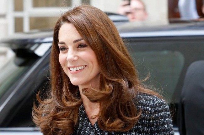 Kate Middleton cũng bận “chạy show” sự kiện, vừa từ nàng công sở đã hóa nữ thần sang chảnh khiến dân tình điên đảo - Ảnh 3.