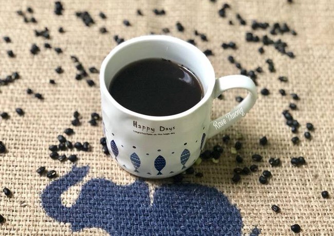 Trà đậu đen: Món trà đậu đen uống vào là tóc đen mắt sáng da mịn - Ảnh 3.