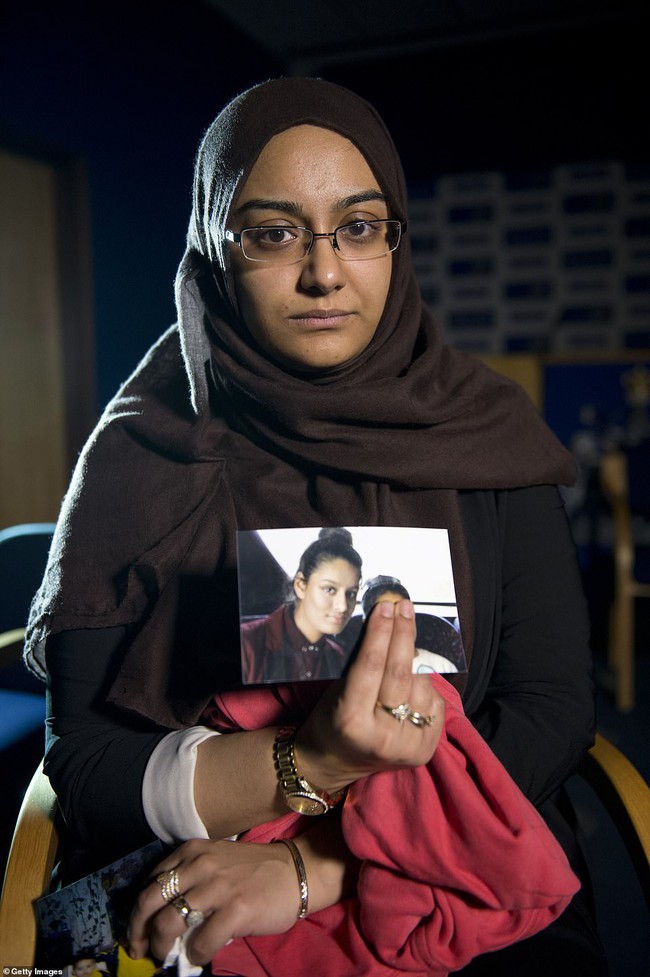 Bỏ nhà theo khủng bố IS, nữ sinh 19 tuổi người Anh mong hồi hương để sinh con, nói một câu khiến ai cũng ám ảnh - Ảnh 3.