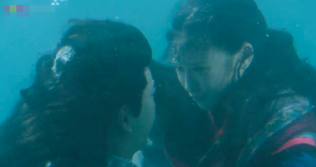 Đông Cung: Đỏ mặt với cảnh hôn môi dưới nước của cặp đôi Bành Tiểu Nhiễm - Trần Tinh Húc  - Ảnh 7.