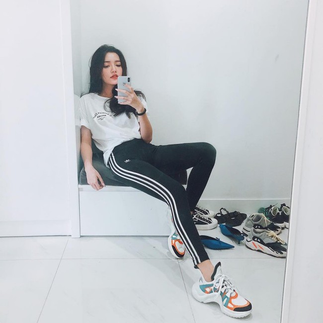 Hòa theo xu hướng, Hoa hậu HHen Niê cũng sắm thêm cho mình một đôi sneaker gần 30 triệu - Ảnh 8.