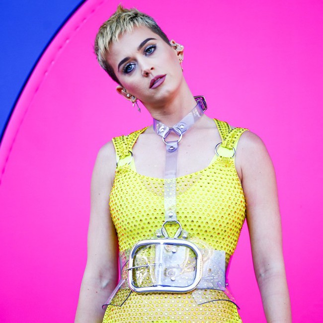 Eating pizza regularly every day, Katy Perry still maintains her beautiful figure thanks to this divine secret - PH๏τo 2.