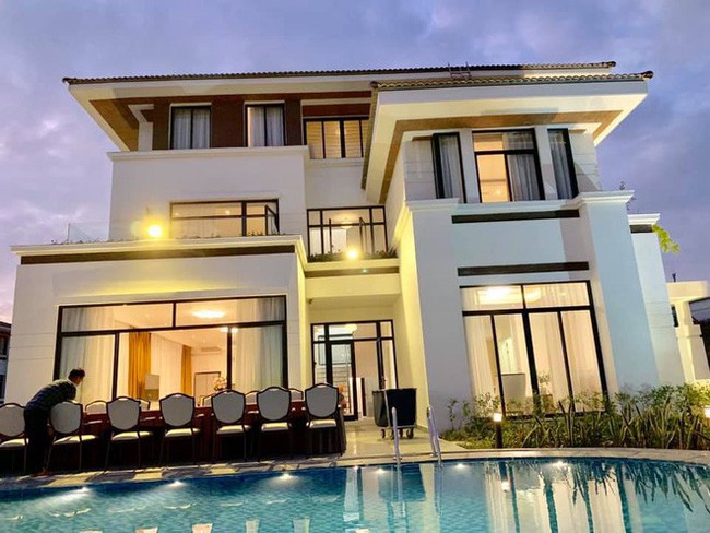Ở biệt thự 5 sao xa hoa, top 10 Hoa hậu VN: Chồng không phải đại gia chỉ là thanh niên có chí - Ảnh 2. Ở biệt thự 5 sao xa hoa, top 10 Hoa hậu VN: Chồng không phải đại gia chỉ là thanh niên có chí - Ảnh 2.
