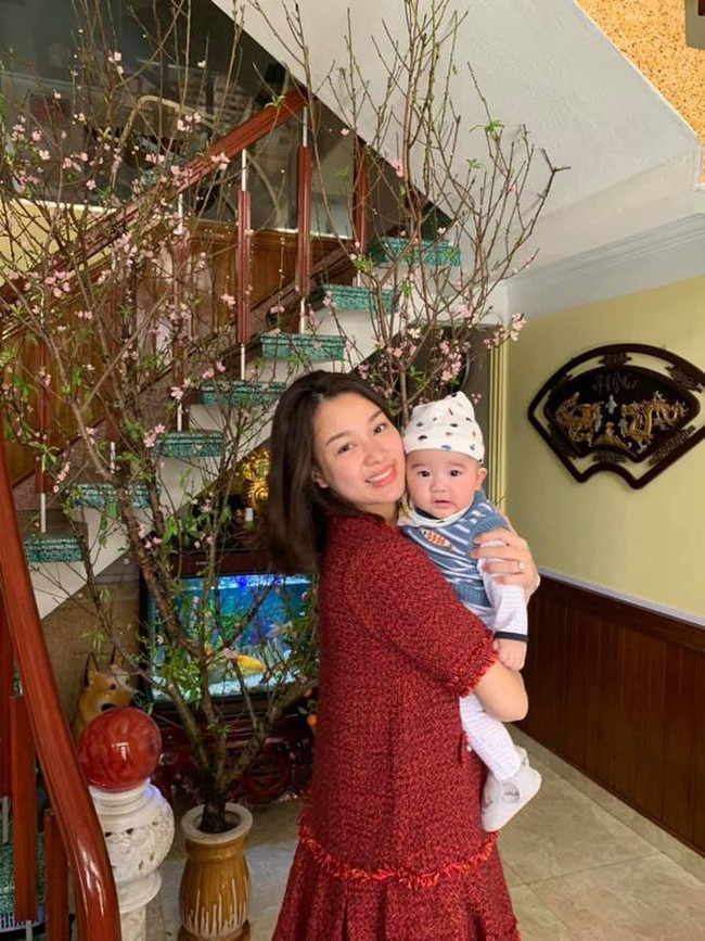 Ở biệt thự 5 sao xa hoa, top 10 Hoa hậu VN: Chồng không phải đại gia chỉ là thanh niên có chí - Ảnh 3. Ở biệt thự 5 sao xa hoa, top 10 Hoa hậu VN: Chồng không phải đại gia chỉ là thanh niên có chí - Ảnh 3.