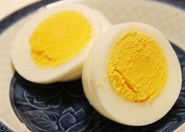 Trứng gà làm thuốc kiểu này không chỉ giúp bạn mạnh khỏe mà còn dưỡng nhan chị em trông thấy - Ảnh 2.